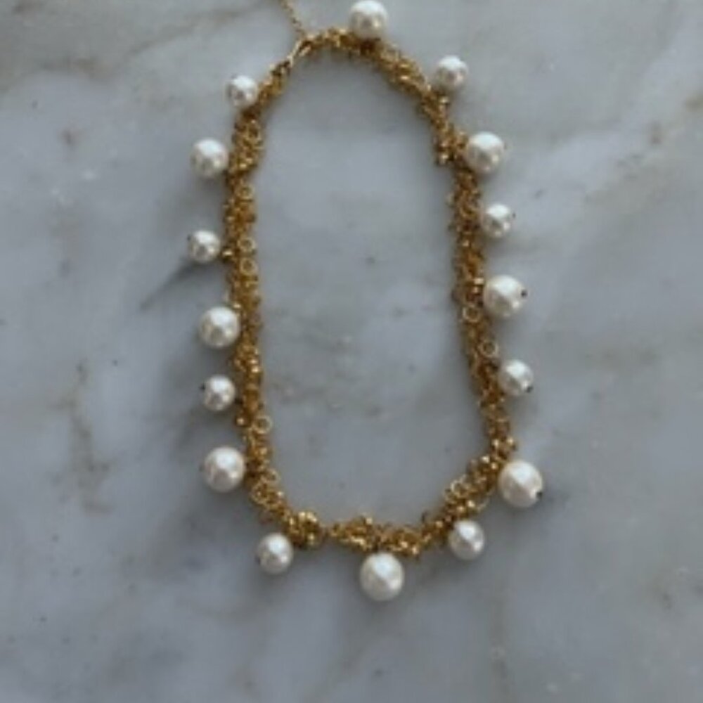 Vintage Carolee Jewelry necklace-Gold tone with dangling faux pearls